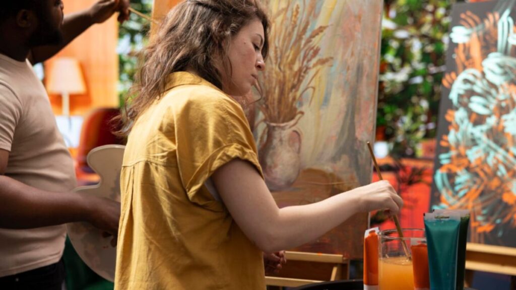 The Artistic Journey Behind Hivetoon: Meet the Creators