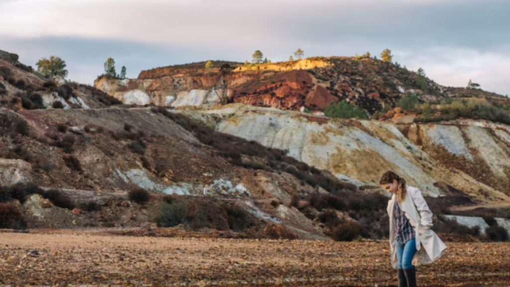 Exploring the Origins and Formation of Labradorite: A Geological Wonder
