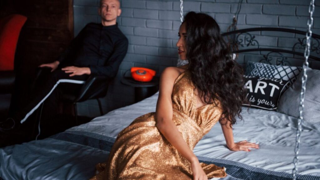 The Art of Seduction: How Smut Manga Captures Passion and Desire